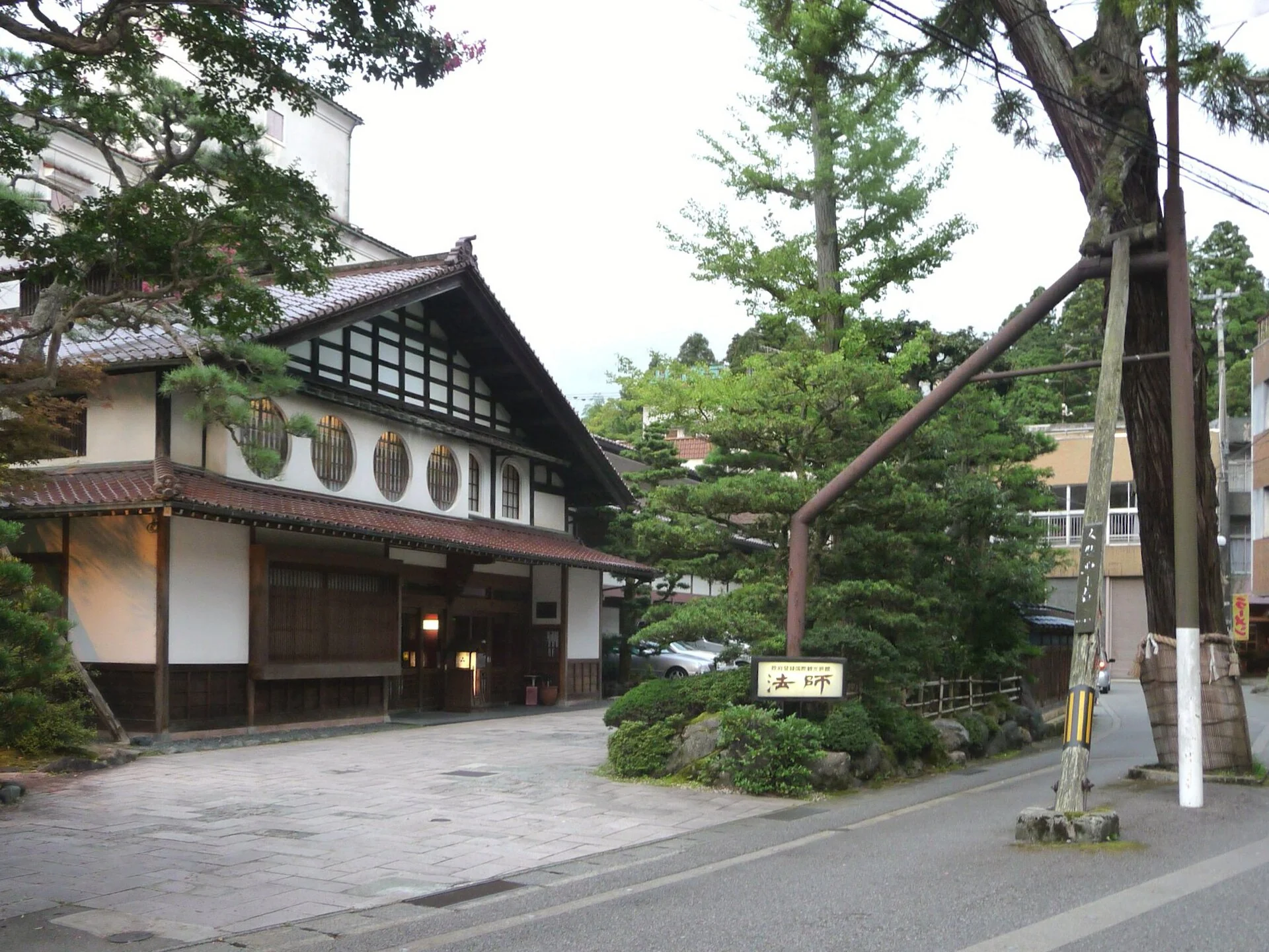 石川県小松市・粟津温泉の旅館建築