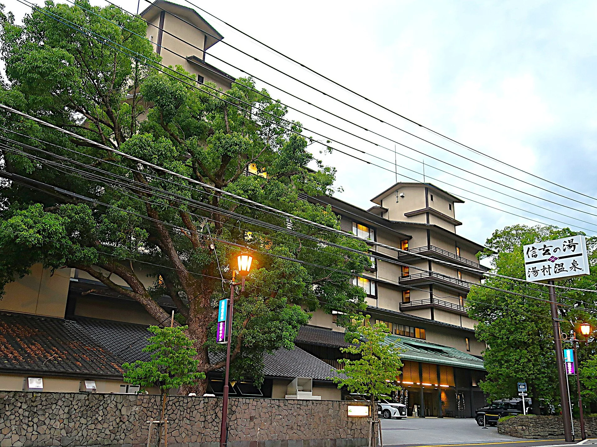 山梨県甲府市・湯村温泉の宿泊施設