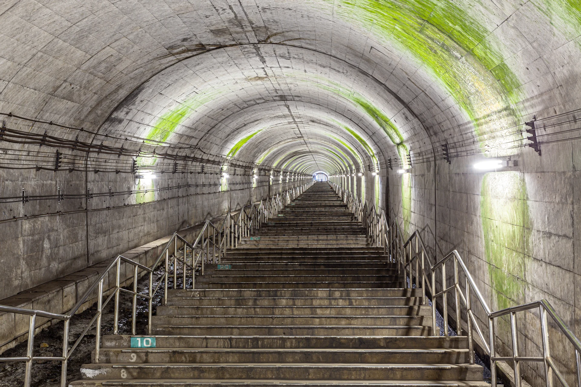 土合駅