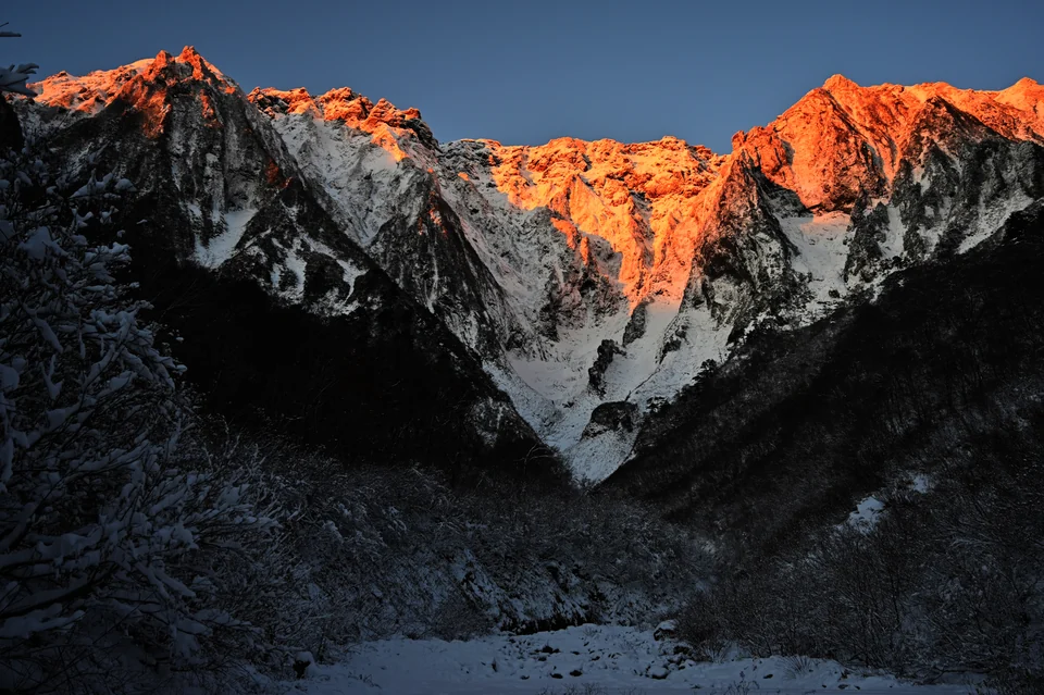 Morning light on the cliffs of Ichinokura-sawa, Minakami, Gunma