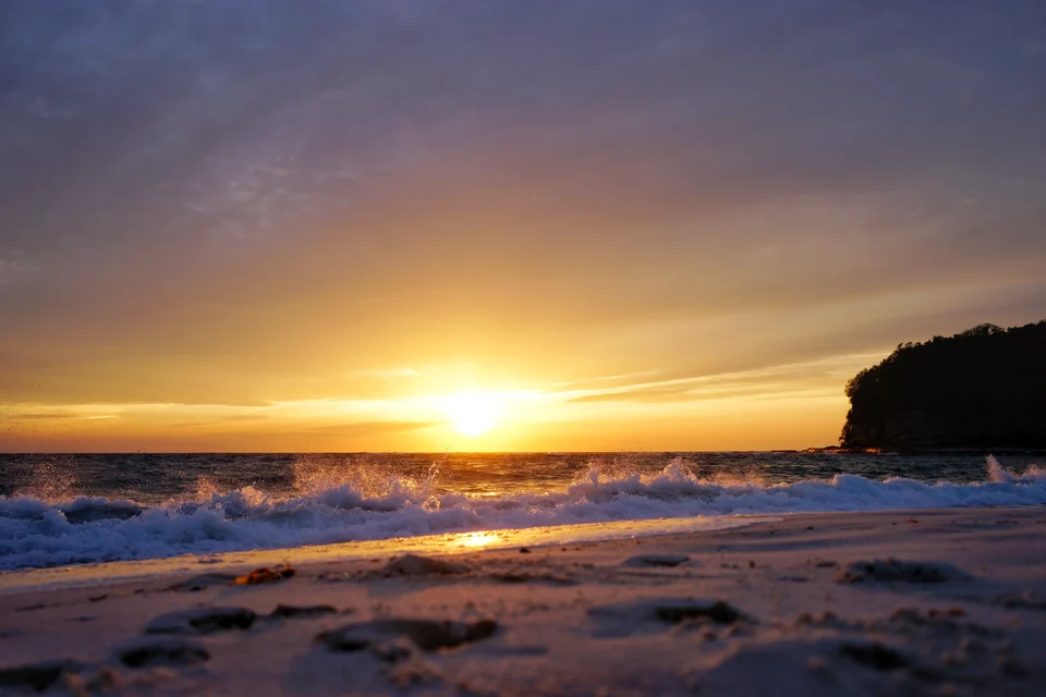 白良浜から望む夕暮れ