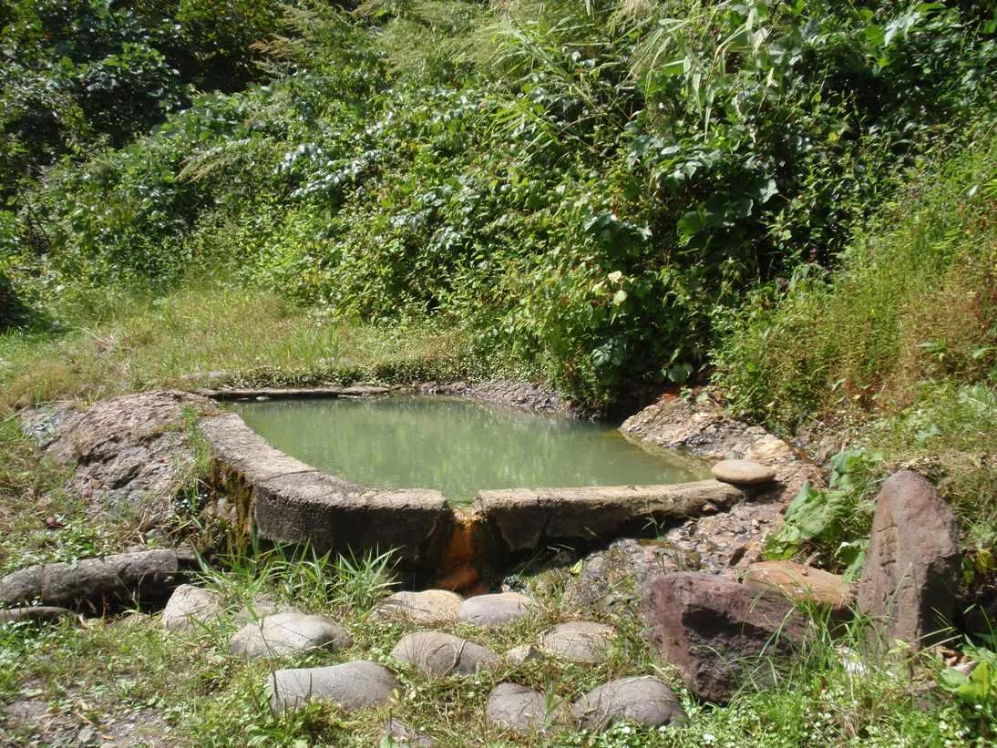 肘折温泉の周辺・石抱温泉の野湯