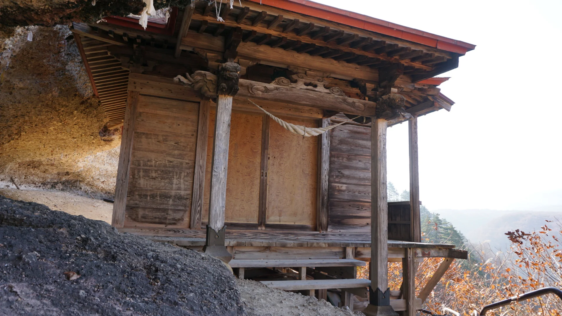 肘折温泉の周辺・地蔵倉の奥の院