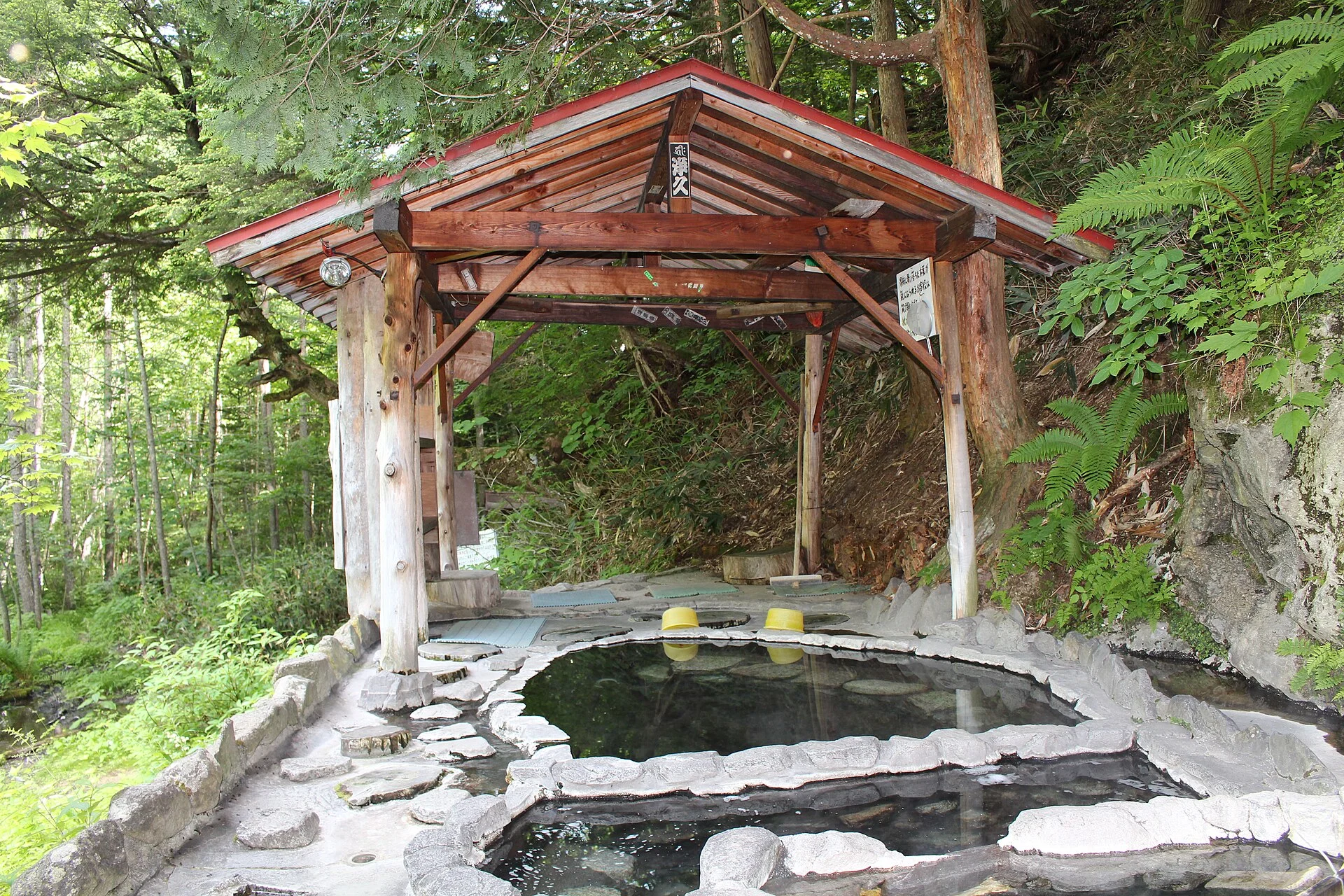中房温泉・白滝の湯の湯小屋