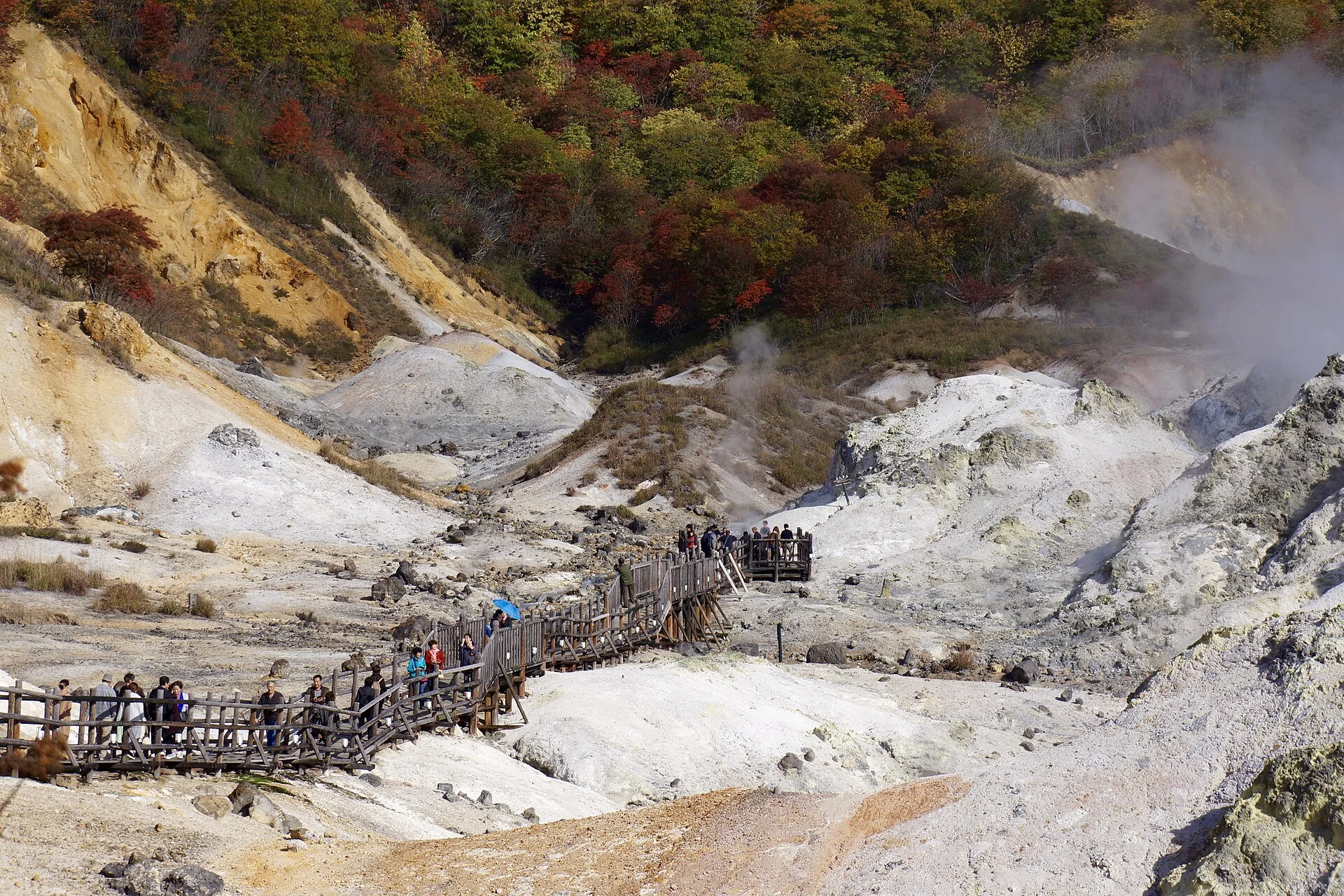 登別温泉・秋の地獄谷と散策路