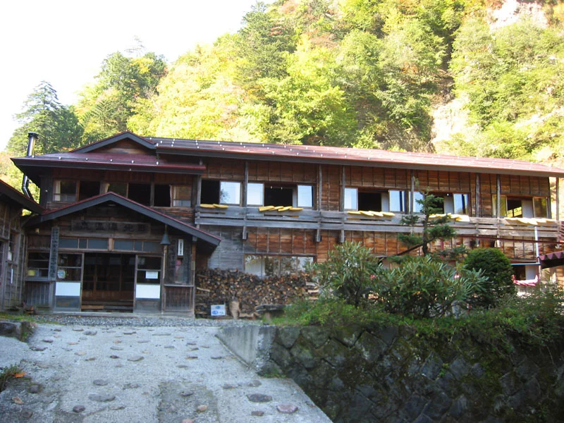 奥鬼怒温泉郷・木造の日光澤温泉