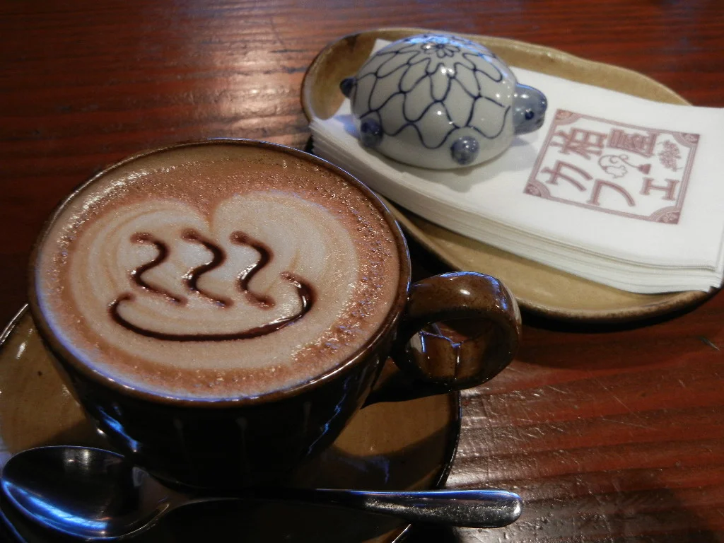 四万温泉・柏屋カフェの温泉カプチーノ