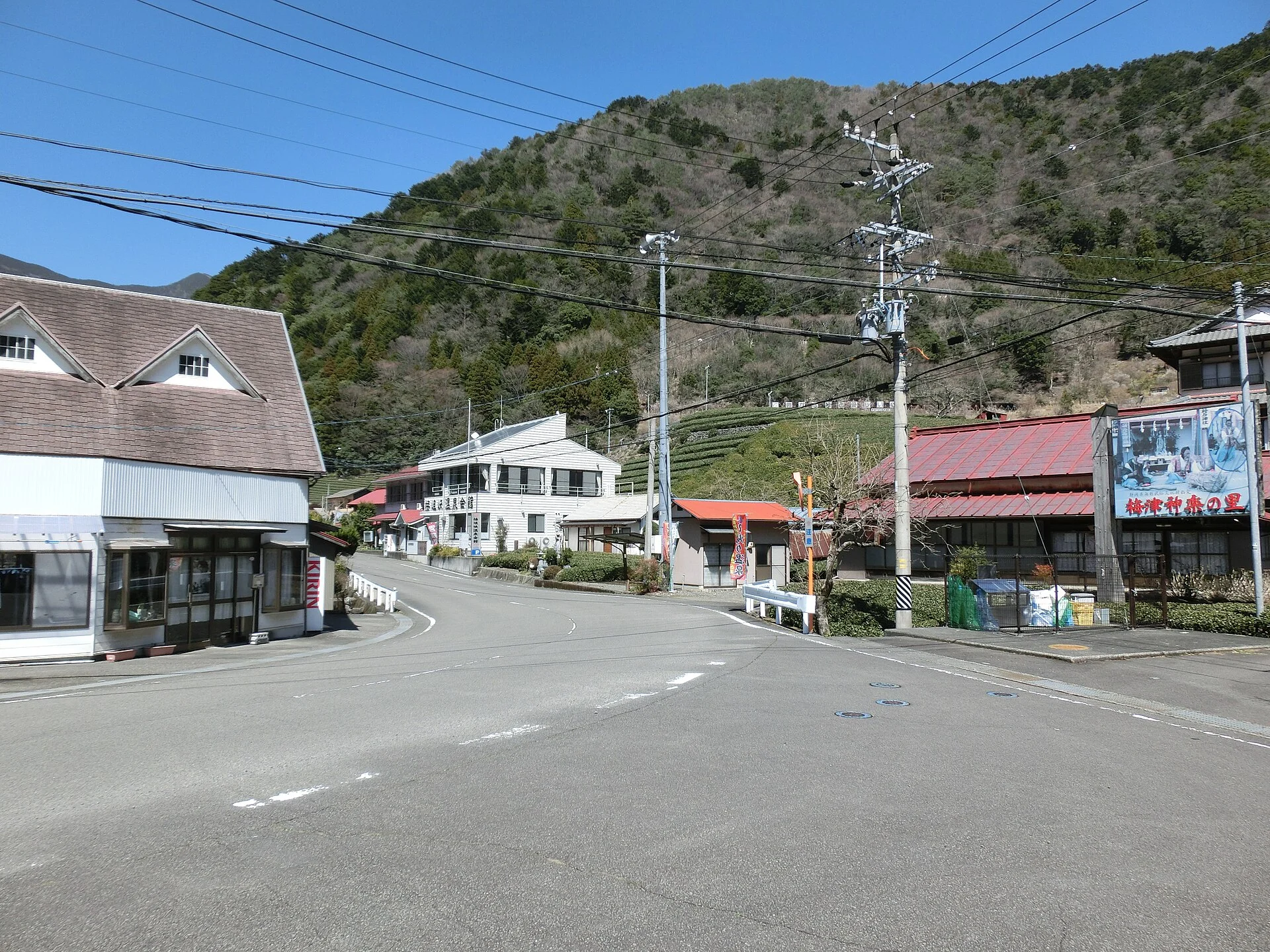 接岨峡温泉・谷あいの町の風景
