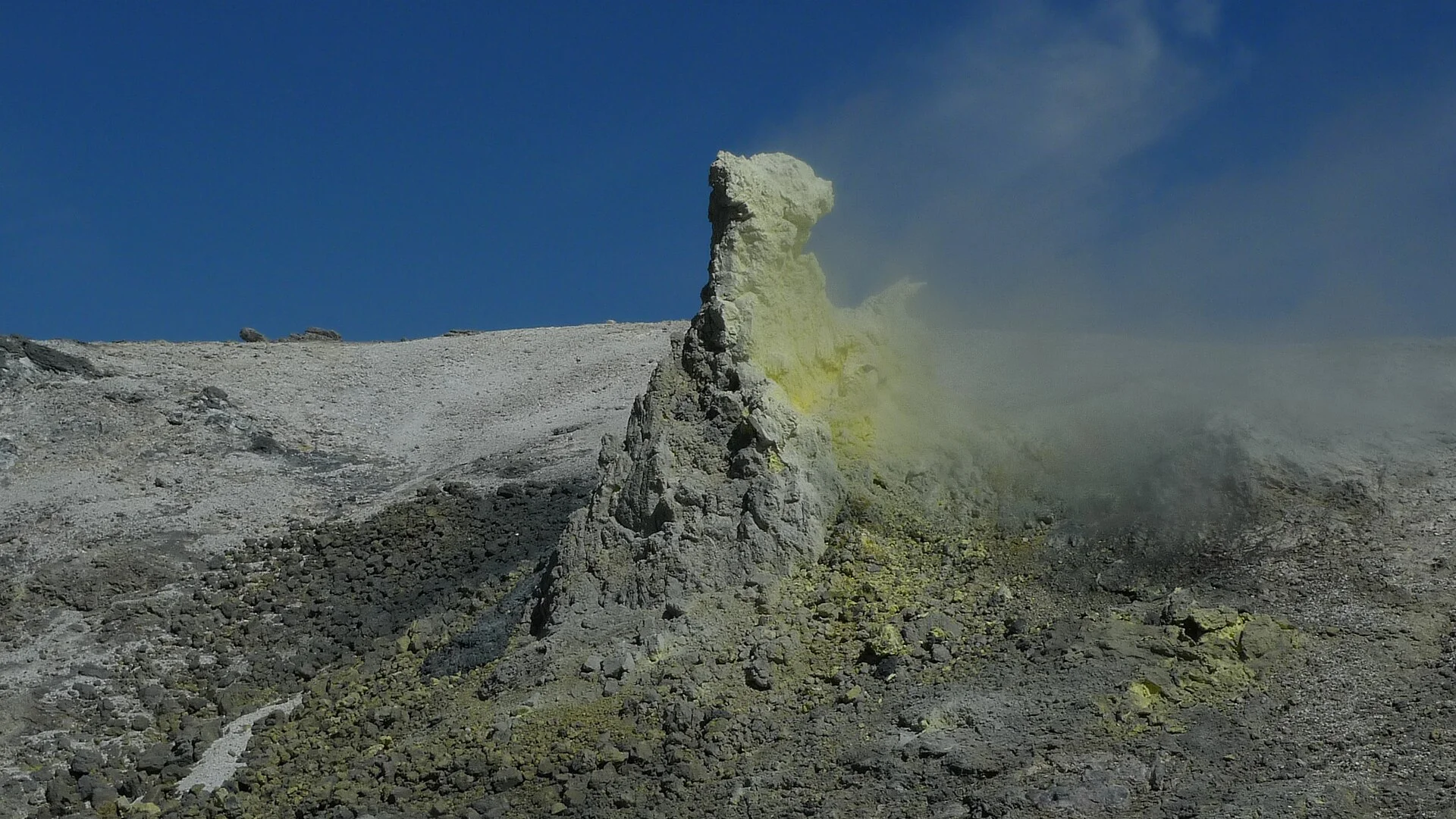 立山地獄谷・2009年に撮影された硫黄の噴気地形
