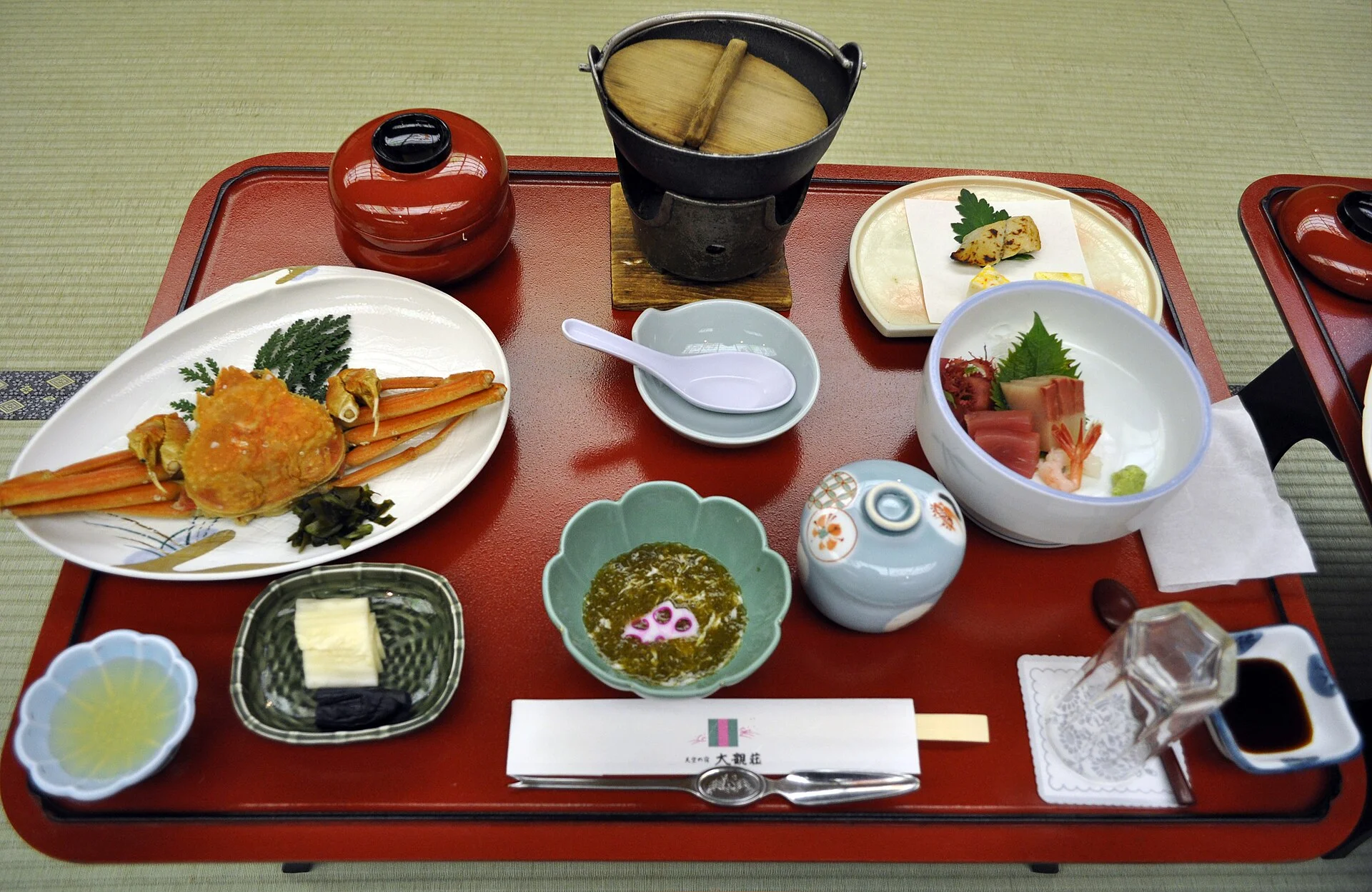 和倉温泉・撮影当時に大観荘で提供された夕食の一例