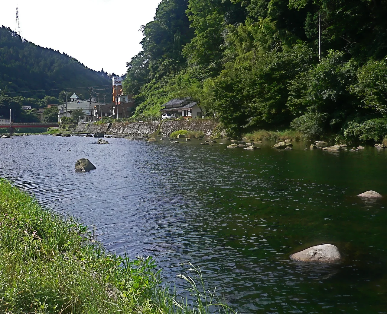 湯原温泉・温泉街を流れる旭川