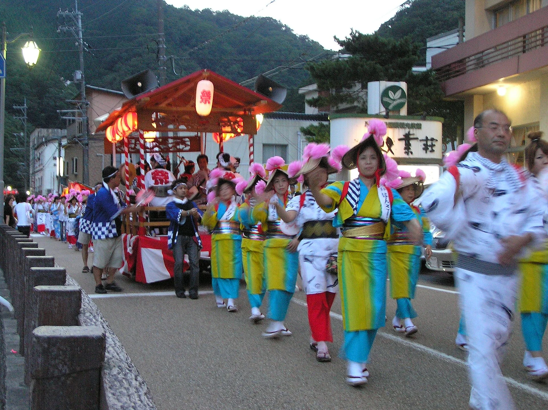 湯原温泉・はんざき祭りの行列