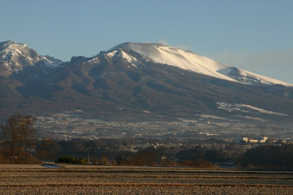 佐久市から望む浅間山