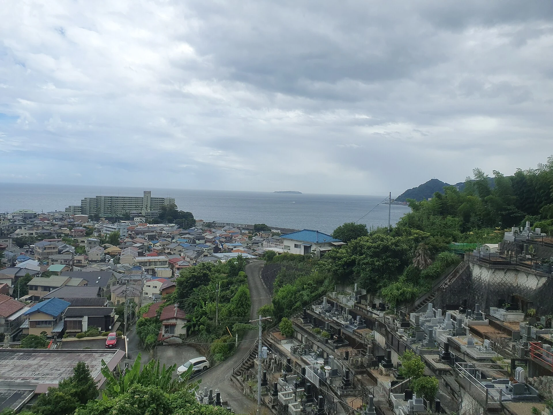 下田の海と町