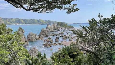 和歌山県串本町・橋杭岩と海の風景