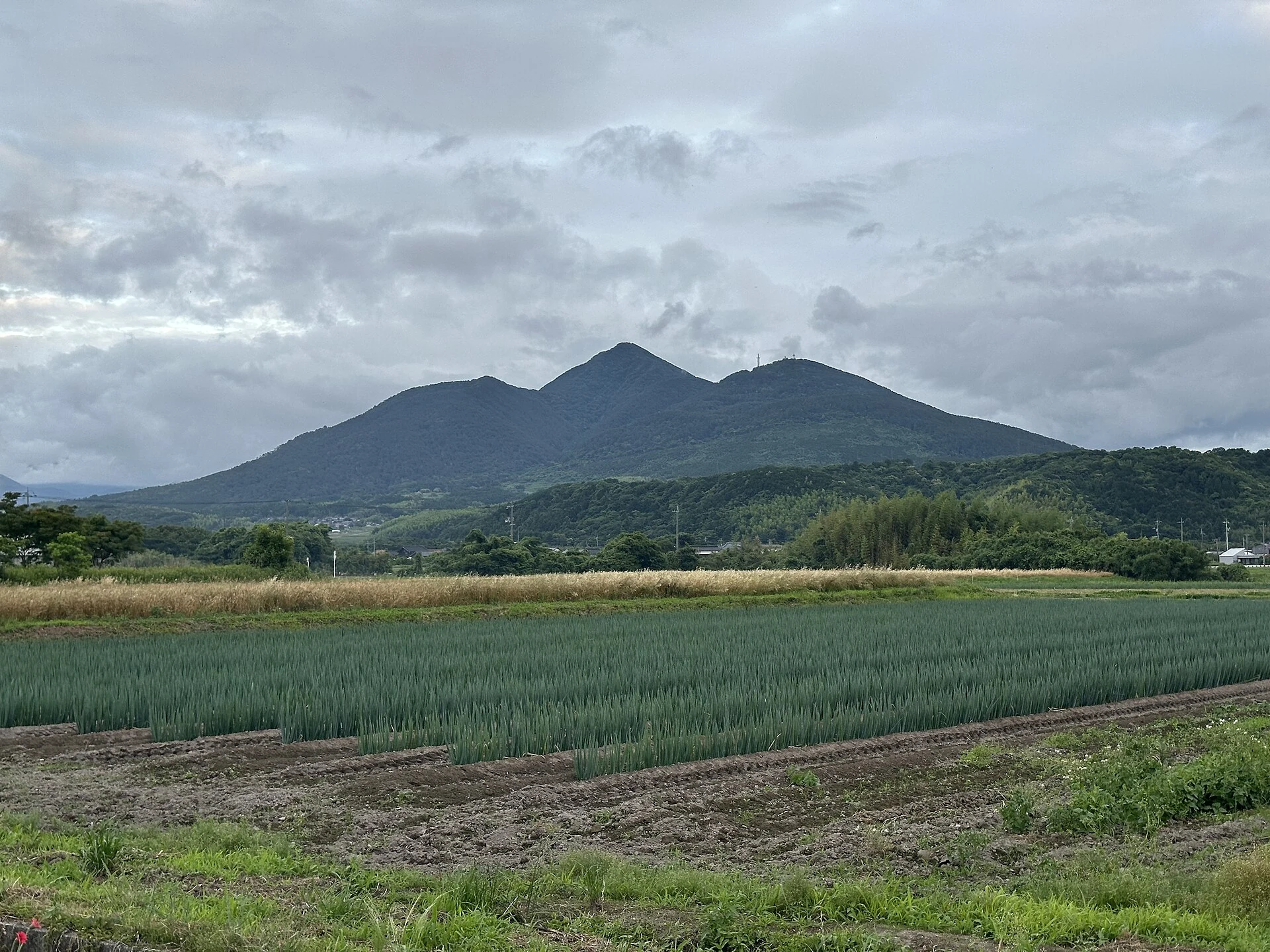 孝霊山