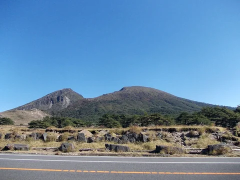 宮崎県のえびの高原から望む韓国岳