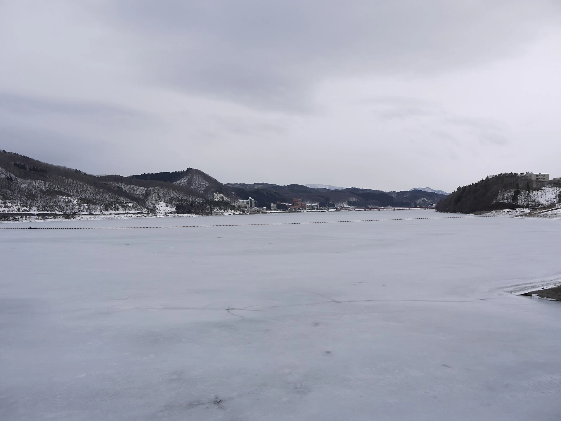 御所湖