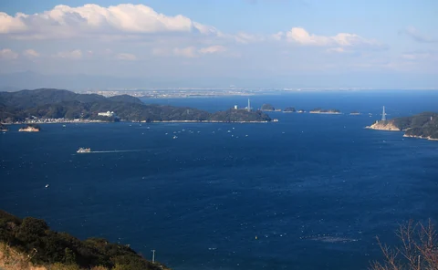 三重県鳥羽市・菅島から望む鳥羽湾と島々