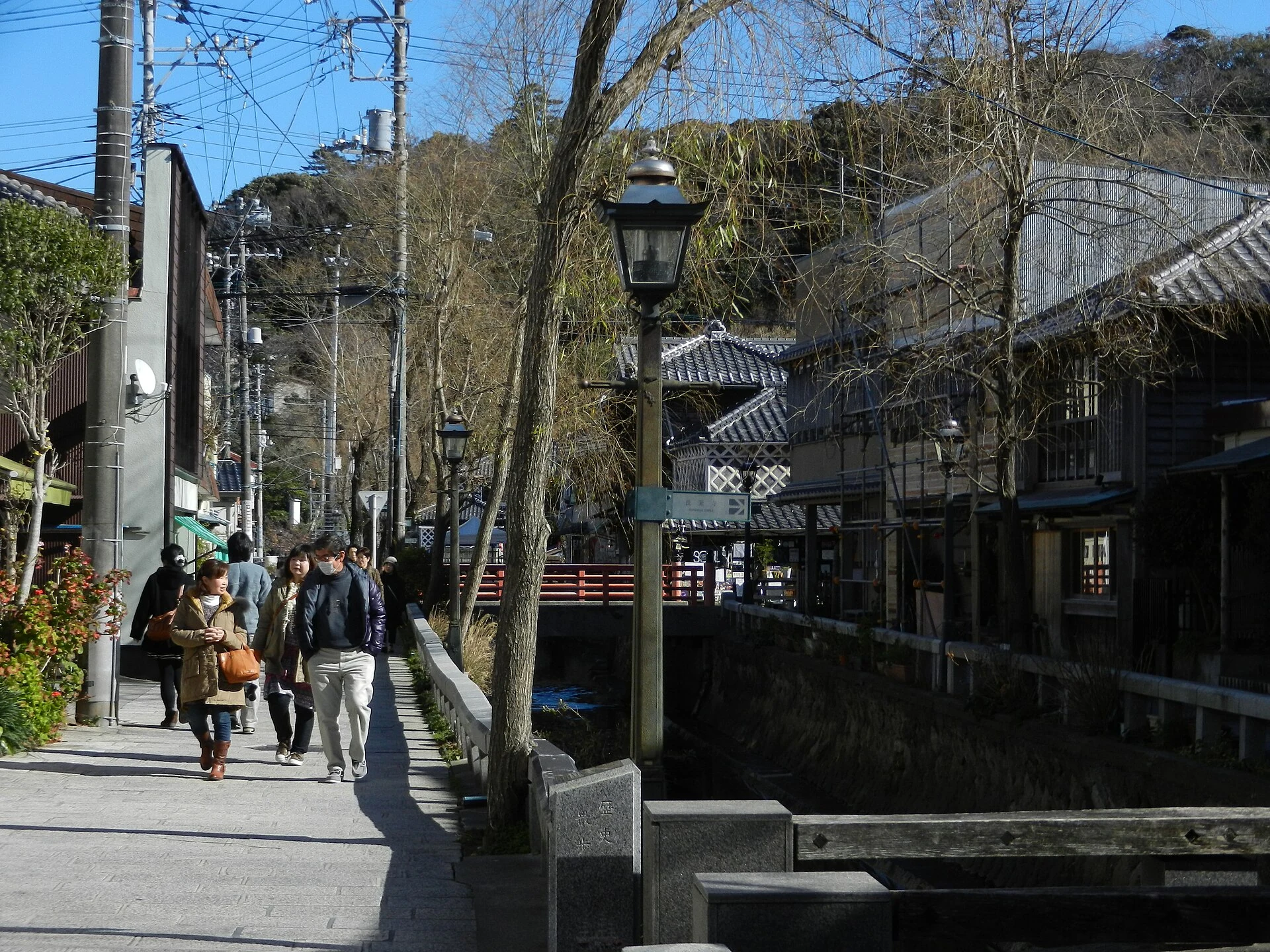 下田の海と町