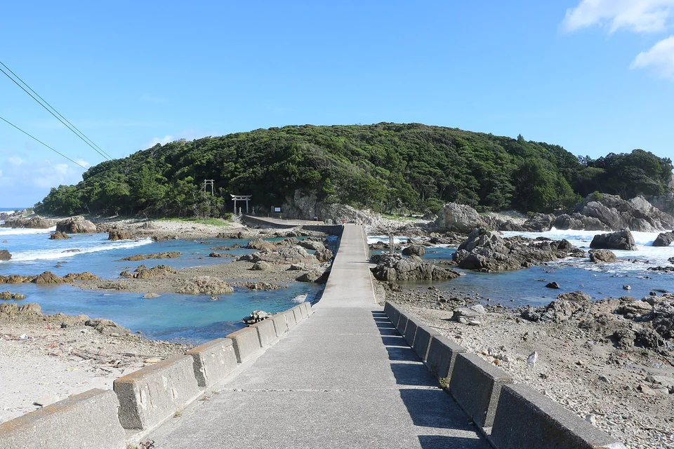すさみの海と町