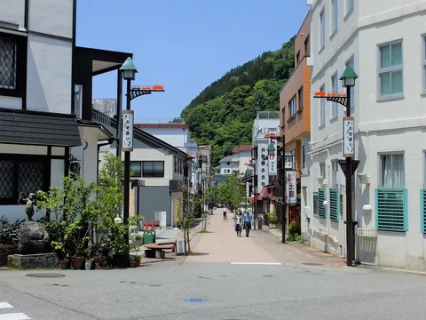 富山県黒部市・宇奈月温泉の温泉街