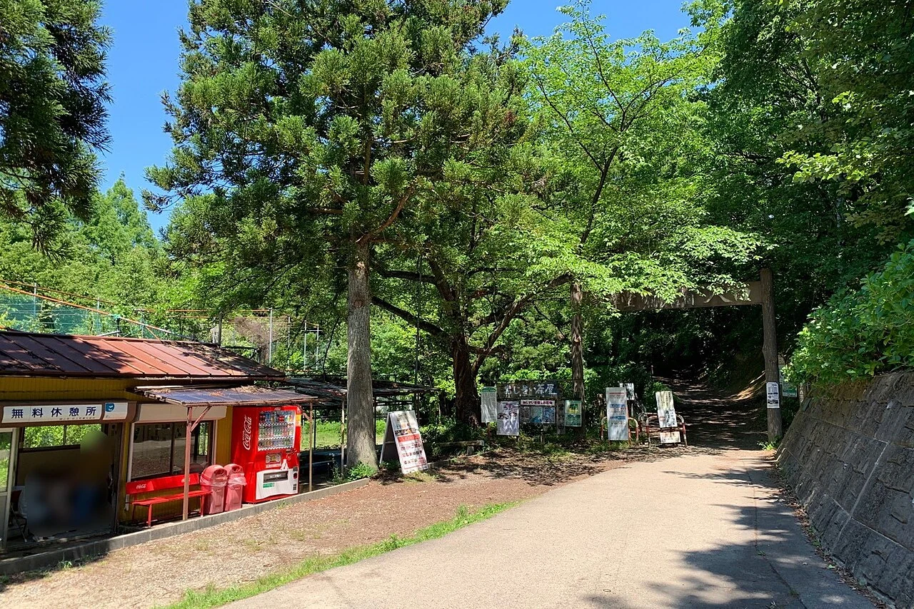 護摩堂山