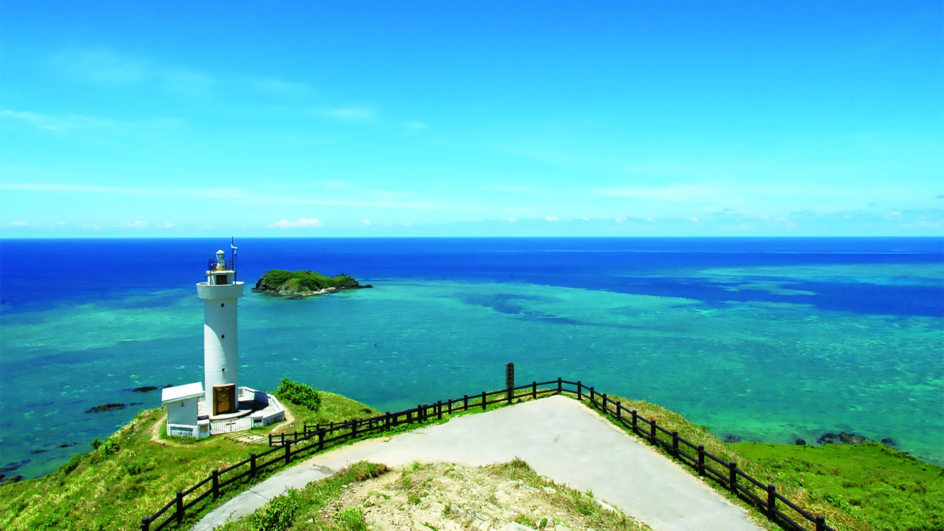 沖縄県石垣市・平久保崎の風景