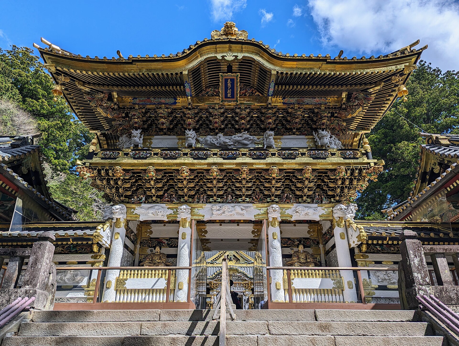日光東照宮の陽明門と彫刻